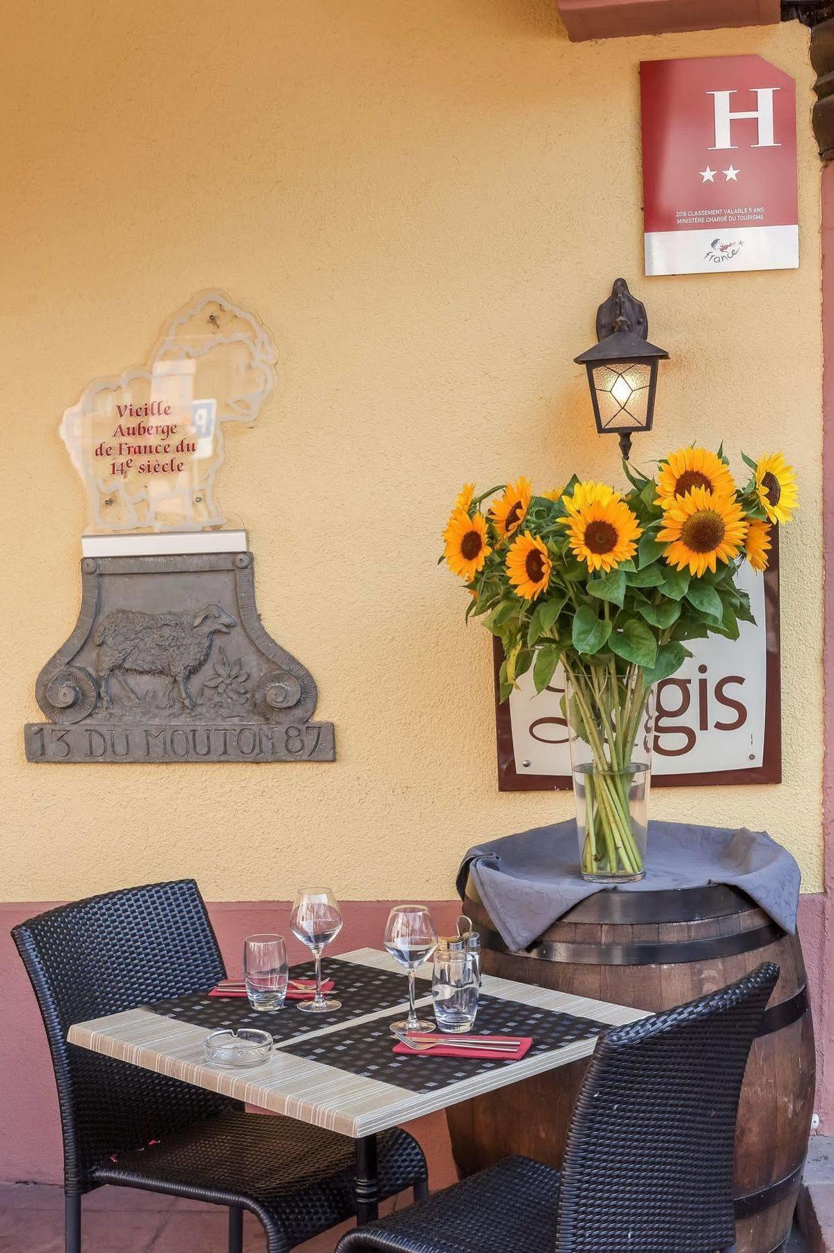 Logis Hotel-Restaurant Du Mouton Рибовиль Экстерьер фото