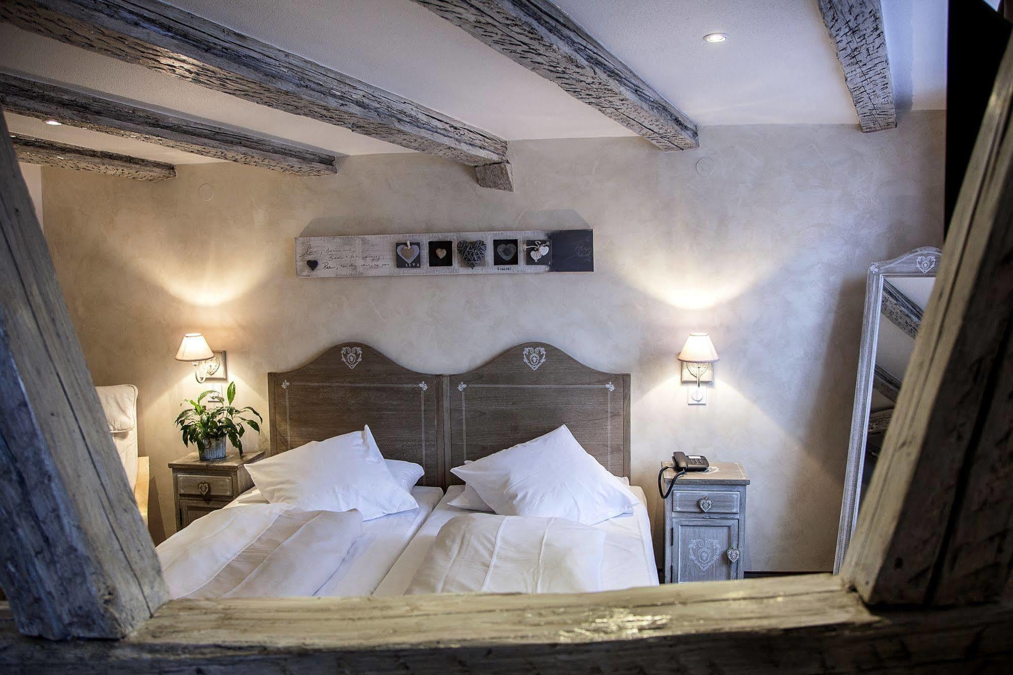 Logis Hotel-Restaurant Du Mouton Рибовиль Экстерьер фото
